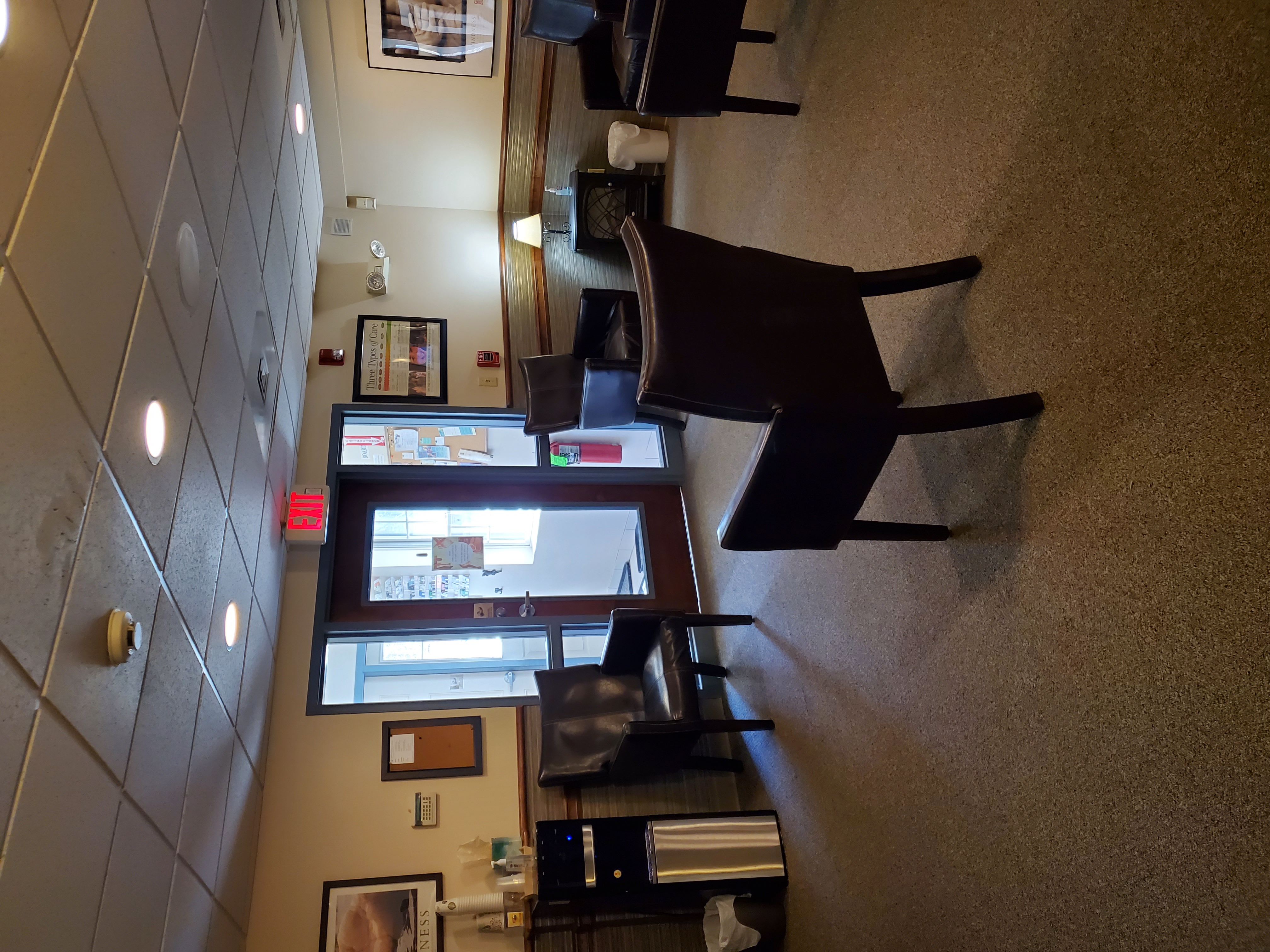 Community Chiropractic waiting room with comfortable seating