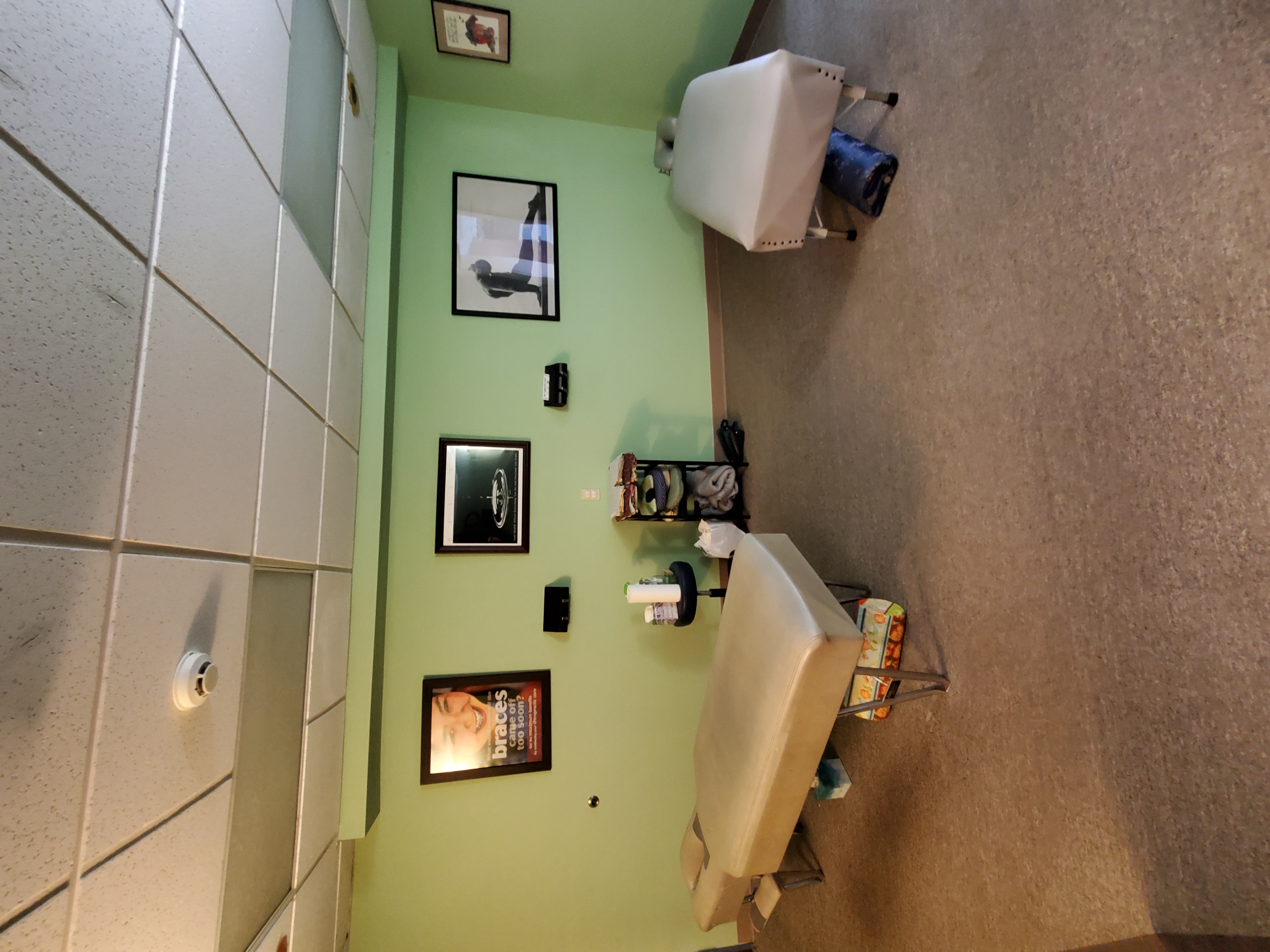 Chiropractic adjusting room at Community Chiropractic